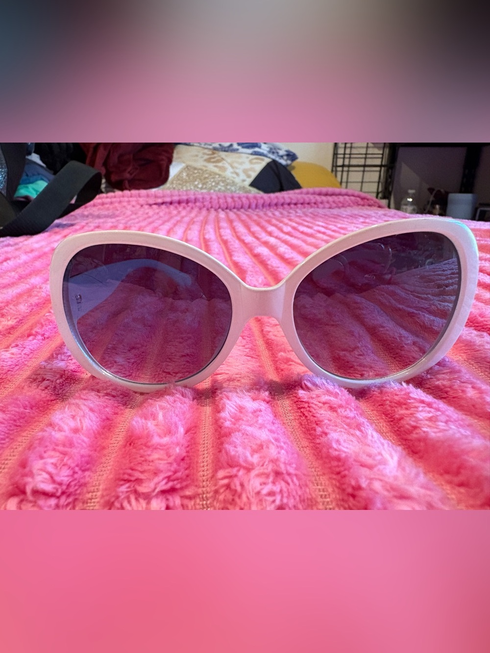 Coach L2379 Oversized Sunglasses Ivory Cream Horse & Carriage Logo Made in Italy